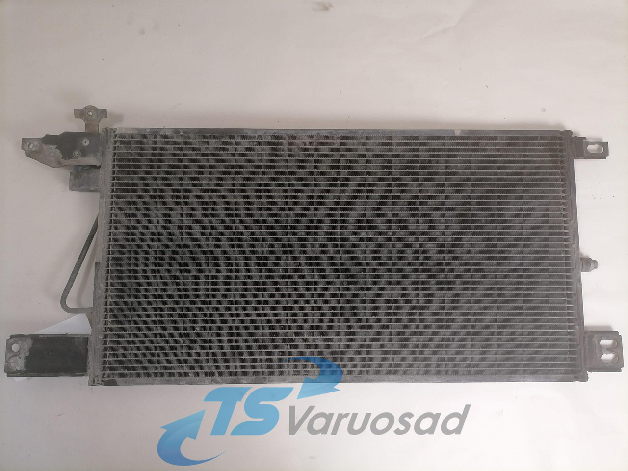 Scania A/C radiator 1752264 - Aquecimento/ Ventilação de Caminhão: foto 3 Scania A/C radiator 1752264 - Aquecimento/ Ventilação de Caminhão: foto 3