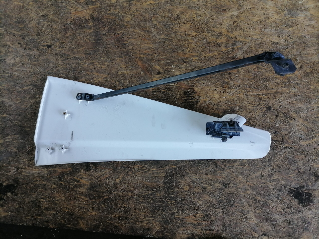 Scania Air deflector 1348513 - Aerodinâmica/ Aerofólio de Caminhão: foto 3 Scania Air deflector 1348513 - Aerodinâmica/ Aerofólio de Caminhão: foto 3