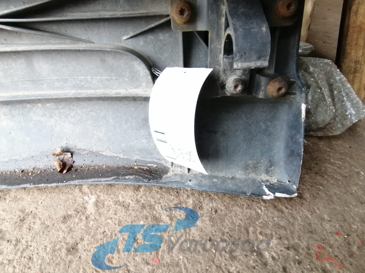 Scania Air deflector 1896199 - Aerodinâmica/ Aerofólio de Caminhão: foto 2 Scania Air deflector 1896199 - Aerodinâmica/ Aerofólio de Caminhão: foto 2