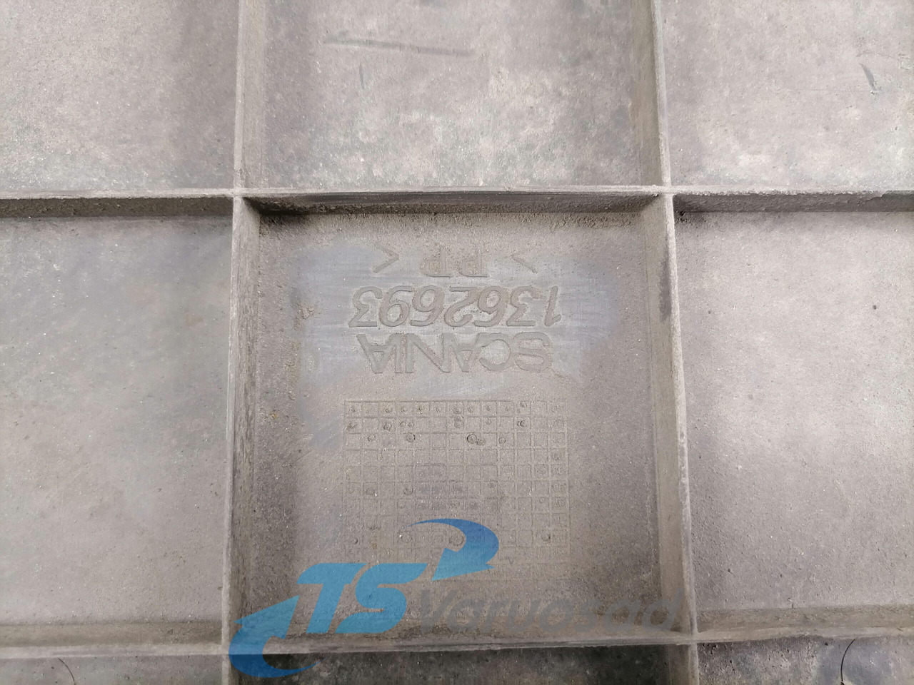 Scania Battery cover 1362693 - Bateria automotiva de Caminhão: foto 3 Scania Battery cover 1362693 - Bateria automotiva de Caminhão: foto 3