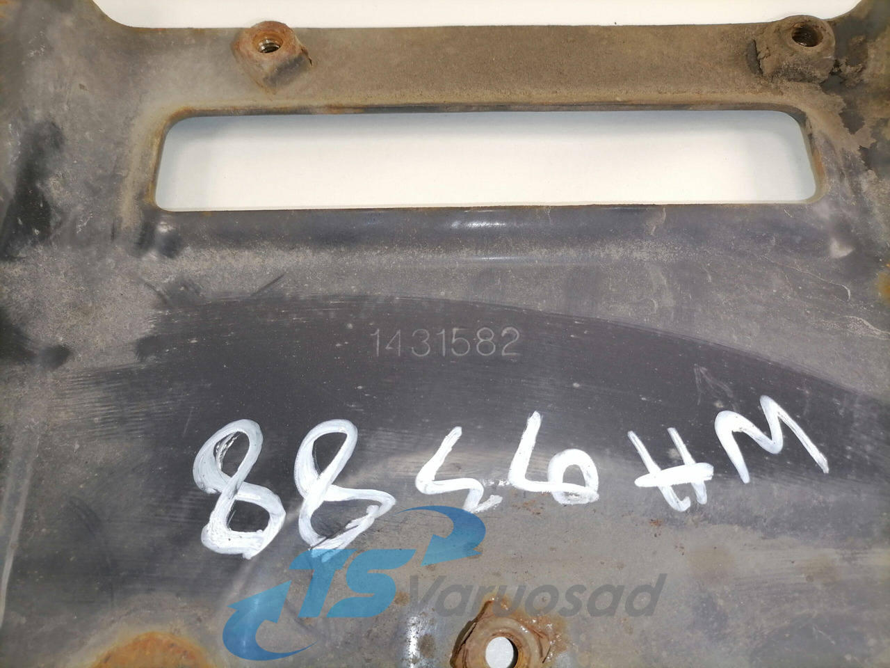 Scania Bumper bracket 1431582 - Para-choque de Caminhão: foto 3 Scania Bumper bracket 1431582 - Para-choque de Caminhão: foto 3
