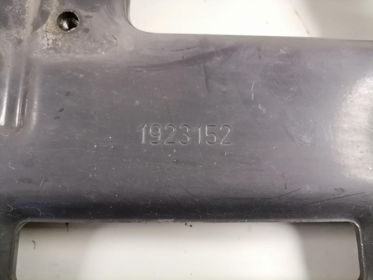 Scania Bumper bracket 1923152 - Para-choque de Caminhão: foto 4 Scania Bumper bracket 1923152 - Para-choque de Caminhão: foto 4