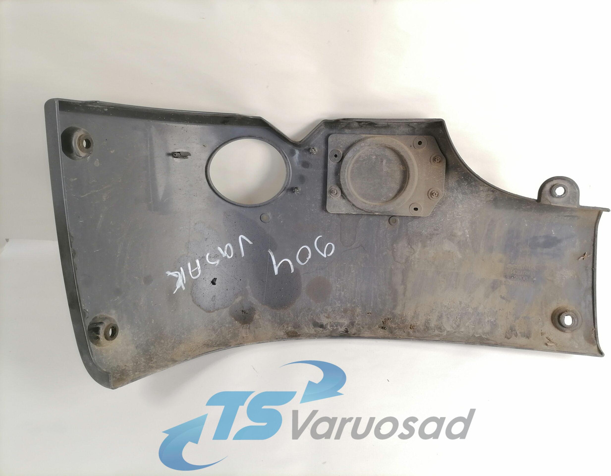 Scania Bumper cover 1439788 - Canto do pára-choque de Caminhão: foto 2 Scania Bumper cover 1439788 - Canto do pára-choque de Caminhão: foto 2