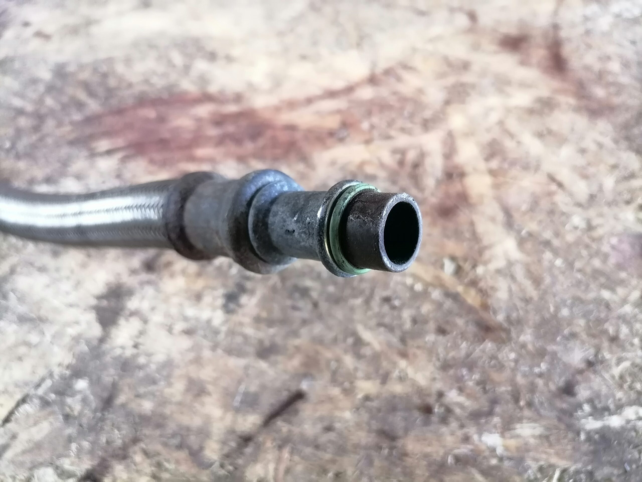 Scania Compressor air pipe 1801078 - Compressor, sistema de ar comprimido de Caminhão: foto 3 Scania Compressor air pipe 1801078 - Compressor, sistema de ar comprimido de Caminhão: foto 3