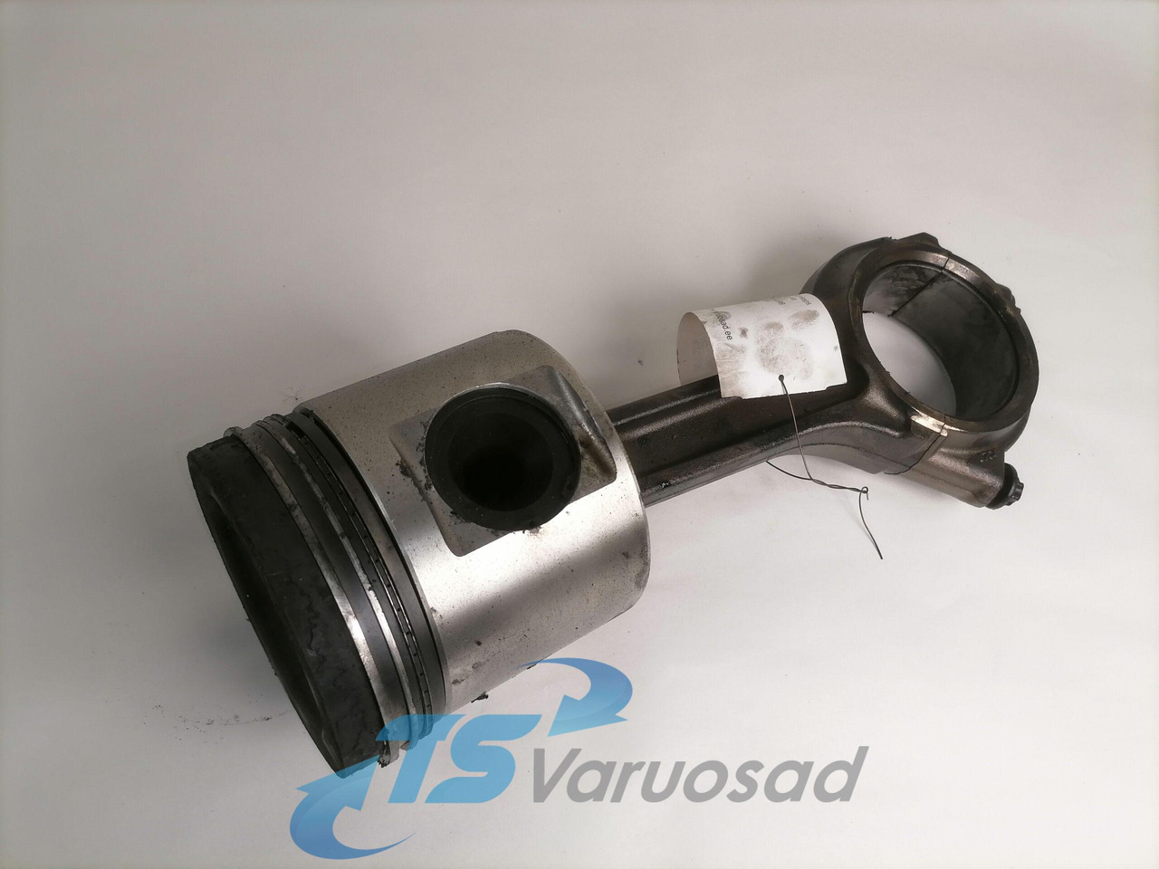 Scania Connecting rod + piston 1798596 - Piston/ Anel/ Buch de Caminhão: foto 1 Scania Connecting rod + piston 1798596 - Piston/ Anel/ Buch de Caminhão: foto 1