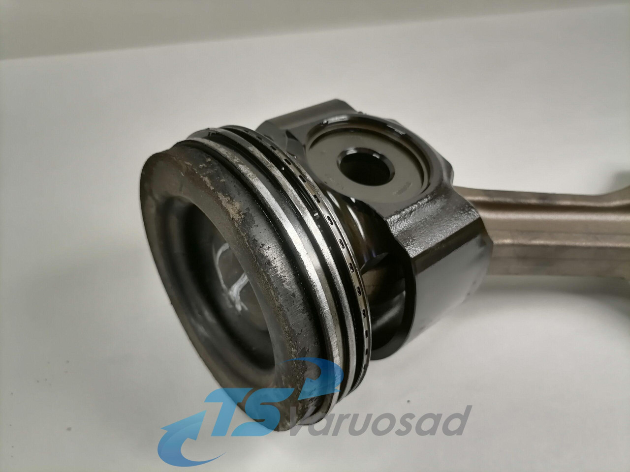 Scania Connecting rod + piston 2190306 - Piston/ Anel/ Buch de Caminhão: foto 2 Scania Connecting rod + piston 2190306 - Piston/ Anel/ Buch de Caminhão: foto 2