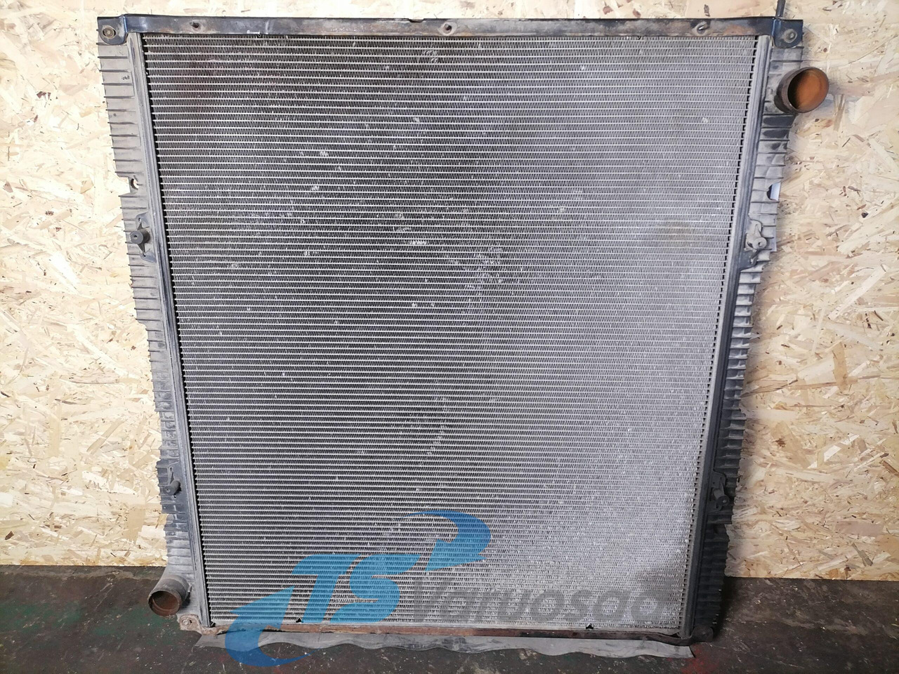 Scania Cooling radiator 1769997 - Radiador de Caminhão: foto 1 Scania Cooling radiator 1769997 - Radiador de Caminhão: foto 1