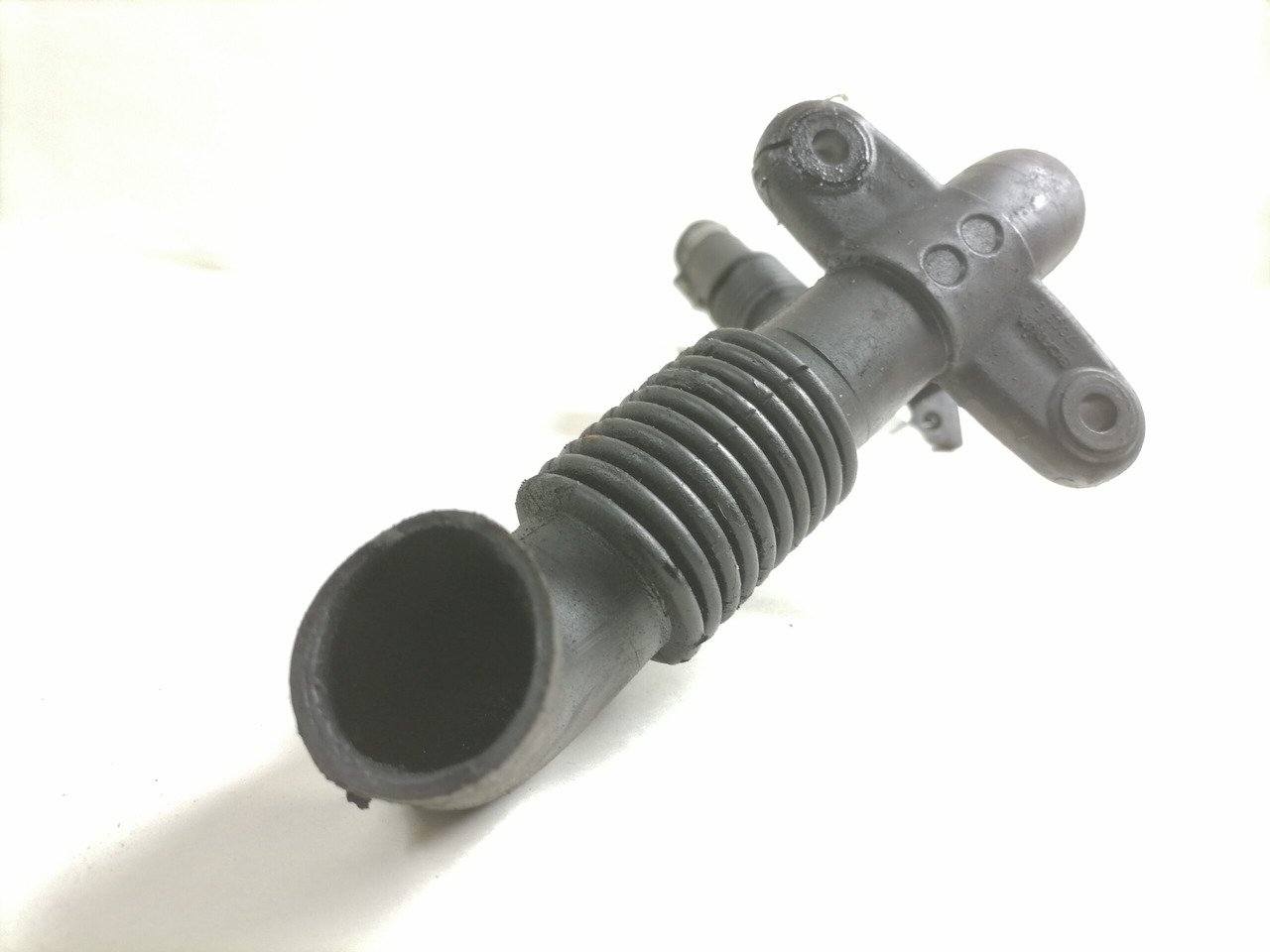 Scania Crankcase Ventilation Pipe 1527683 - Cárter de Caminhão: foto 2 Scania Crankcase Ventilation Pipe 1527683 - Cárter de Caminhão: foto 2