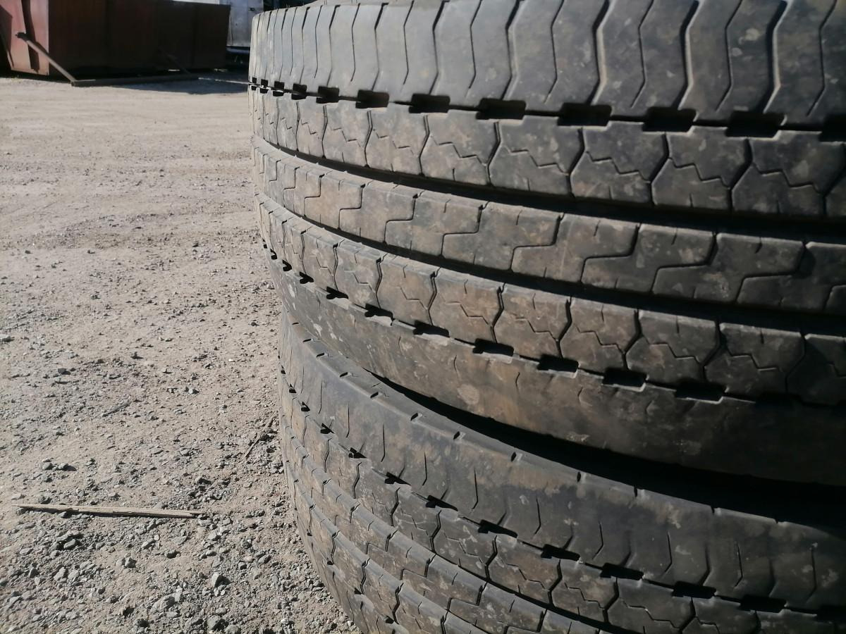 Scania Dunlop SP346 315/70R22,5 31570R225 - Jantes e pneus de Caminhão: foto 3 Scania Dunlop SP346 315/70R22,5 31570R225 - Jantes e pneus de Caminhão: foto 3