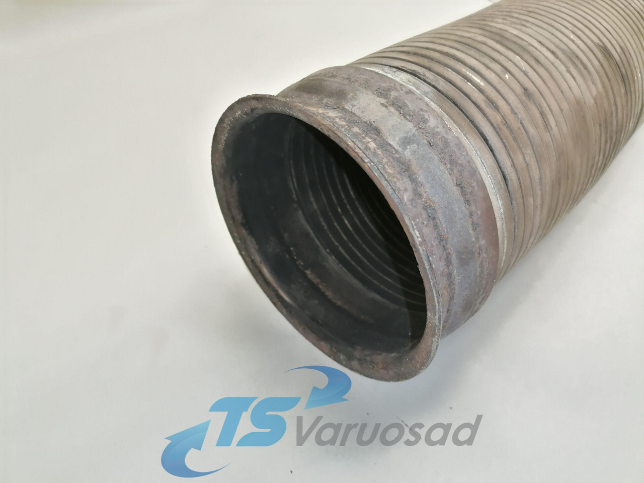 Scania Exhaust pipe 1529474 - Silenciador de Caminhão: foto 2 Scania Exhaust pipe 1529474 - Silenciador de Caminhão: foto 2