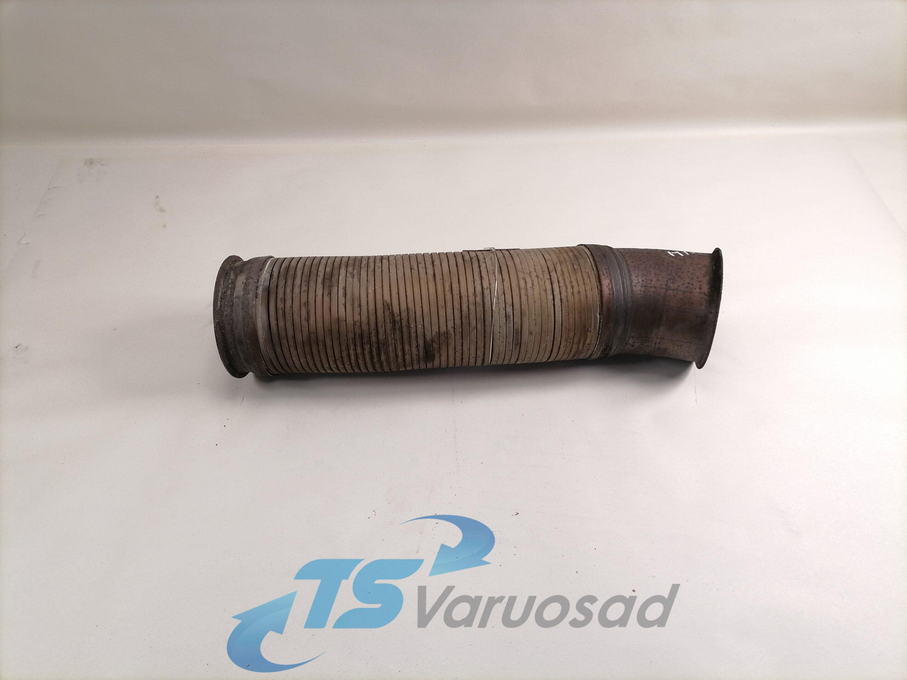 Scania Exhaust pipe 1529474 - Silenciador de Caminhão: foto 1 Scania Exhaust pipe 1529474 - Silenciador de Caminhão: foto 1