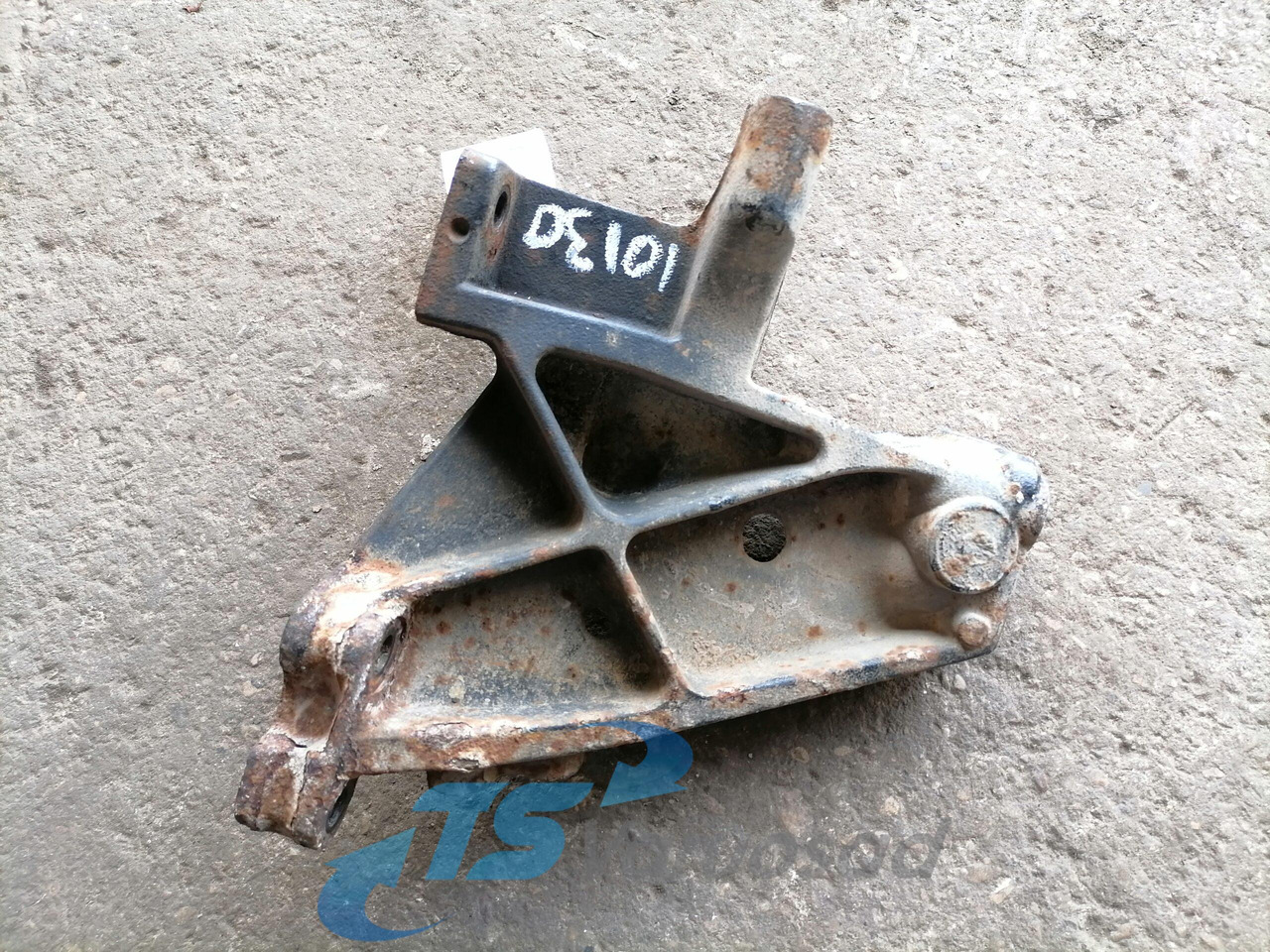 Scania Front bumper carrier 1431601 - Para-choque de Caminhão: foto 3 Scania Front bumper carrier 1431601 - Para-choque de Caminhão: foto 3