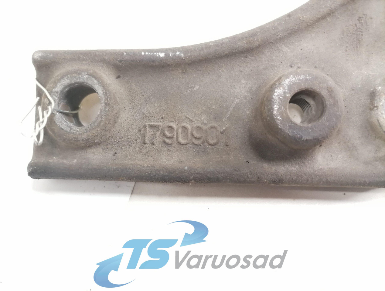 Scania Front bumper carrier 1790901 - Para-choque de Caminhão: foto 2 Scania Front bumper carrier 1790901 - Para-choque de Caminhão: foto 2