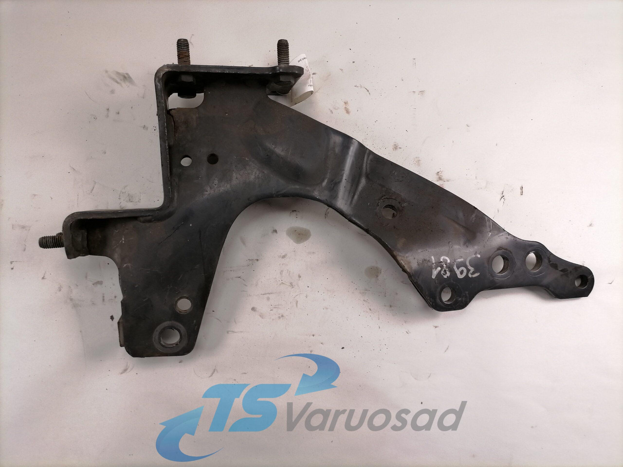 Scania Front bumper carrier 1802166 - Para-choque de Caminhão: foto 2 Scania Front bumper carrier 1802166 - Para-choque de Caminhão: foto 2