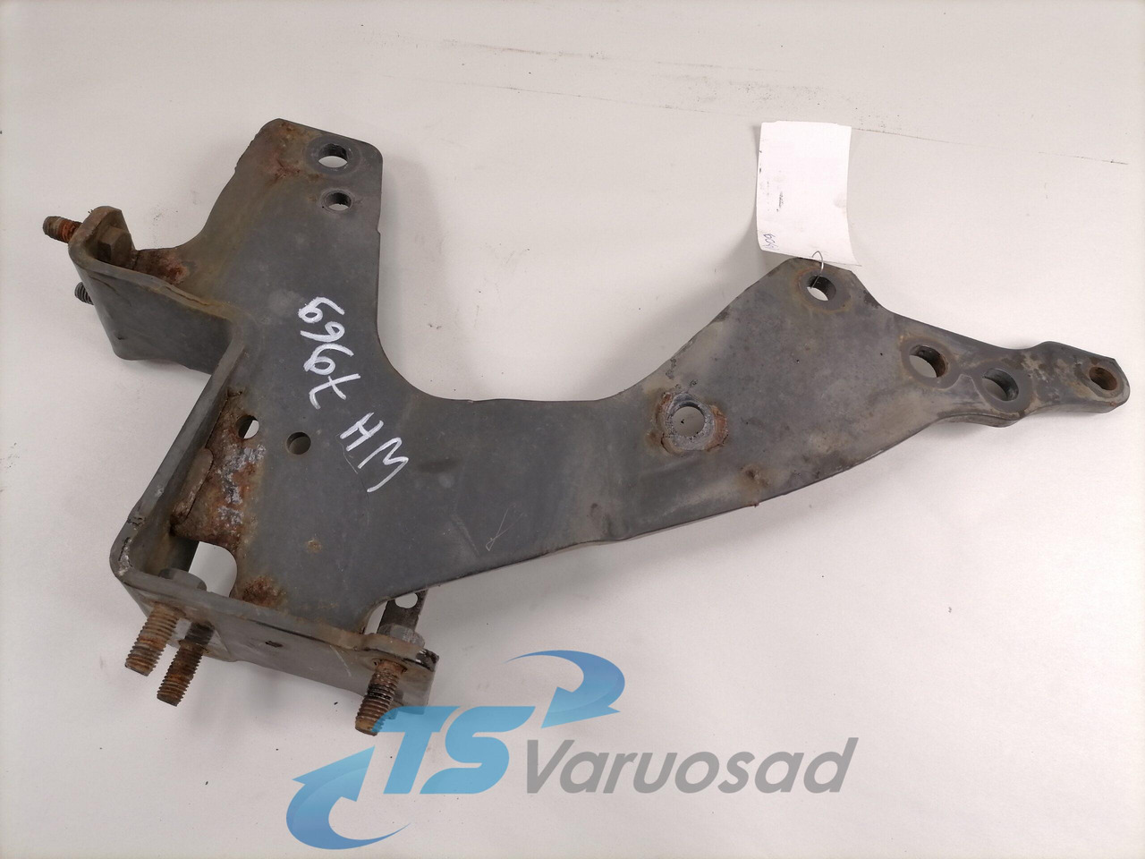 Scania Front bumper carrier 1802167 - Para-choque de Caminhão: foto 4 Scania Front bumper carrier 1802167 - Para-choque de Caminhão: foto 4