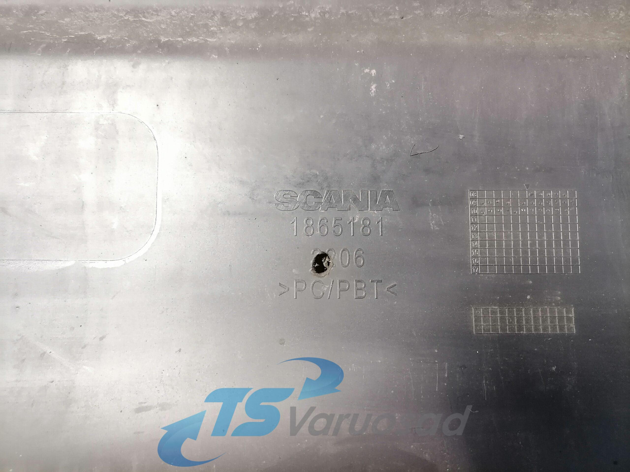 Scania Front bumper cover plastic 1865181 - Aerodinâmica/ Aerofólio de Caminhão: foto 4 Scania Front bumper cover plastic 1865181 - Aerodinâmica/ Aerofólio de Caminhão: foto 4