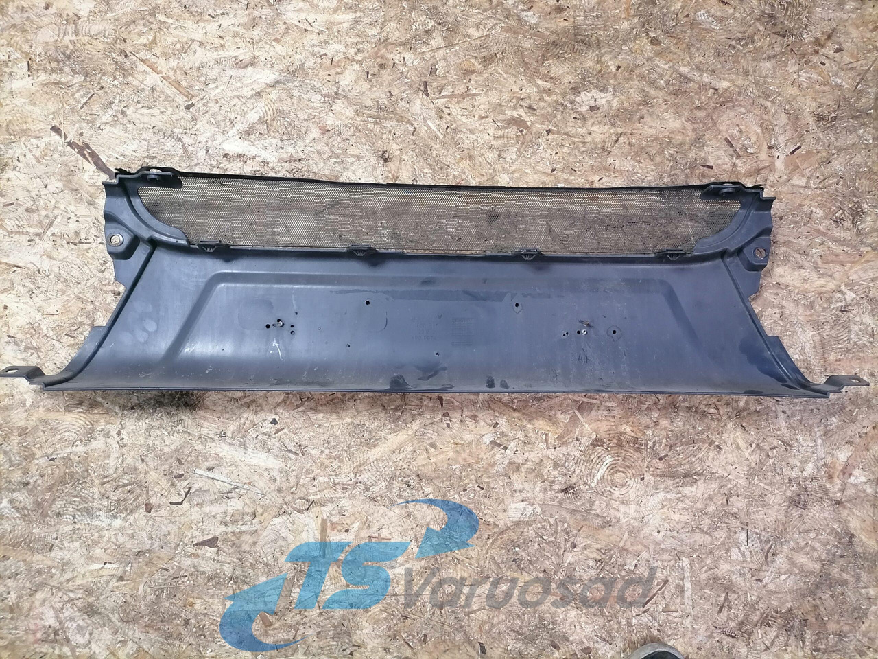 Scania Front bumper cover plastic 1865181 - Aerodinâmica/ Aerofólio de Caminhão: foto 2 Scania Front bumper cover plastic 1865181 - Aerodinâmica/ Aerofólio de Caminhão: foto 2