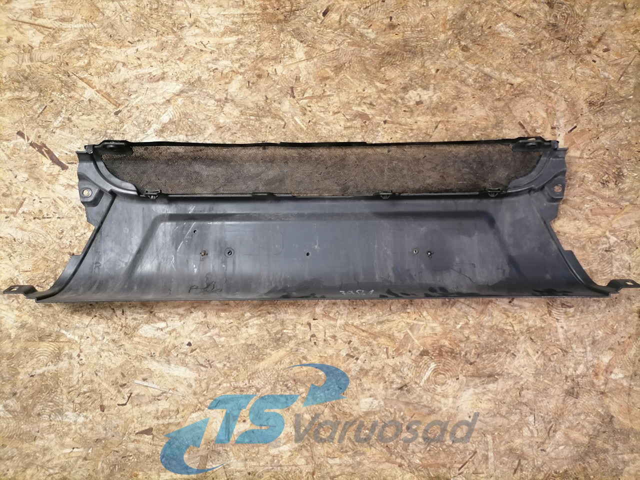 Scania Front bumper cover plastic 1865181 - Aerodinâmica/ Aerofólio de Caminhão: foto 2 Scania Front bumper cover plastic 1865181 - Aerodinâmica/ Aerofólio de Caminhão: foto 2