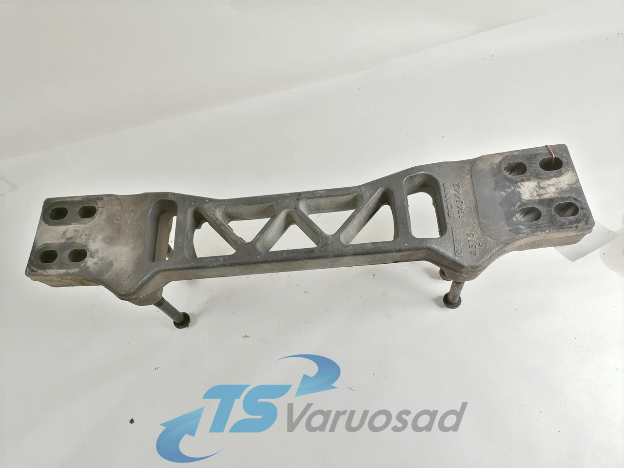 Scania Gearbox bracket 1743442 - Caixas de velocidade e peças de Caminhão: foto 2 Scania Gearbox bracket 1743442 - Caixas de velocidade e peças de Caminhão: foto 2