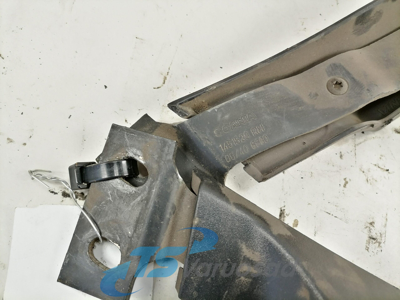 Scania Grille panel hinge 1451527 - Grade radiador de Caminhão: foto 2 Scania Grille panel hinge 1451527 - Grade radiador de Caminhão: foto 2