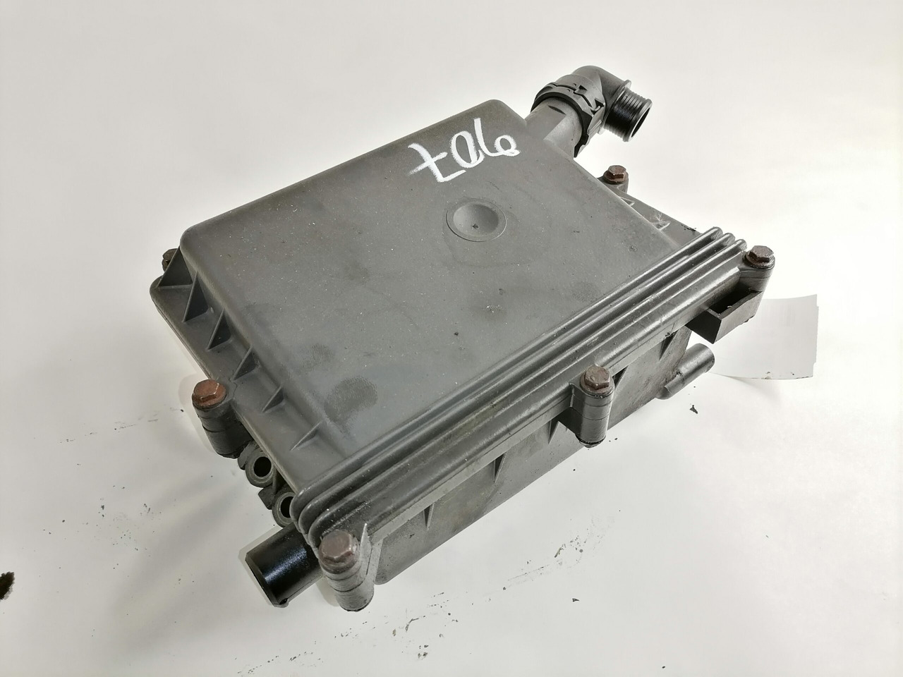 Scania Karterituulutusfiltri korpus 1543778 - Cárter de Caminhão: foto 5 Scania Karterituulutusfiltri korpus 1543778 - Cárter de Caminhão: foto 5