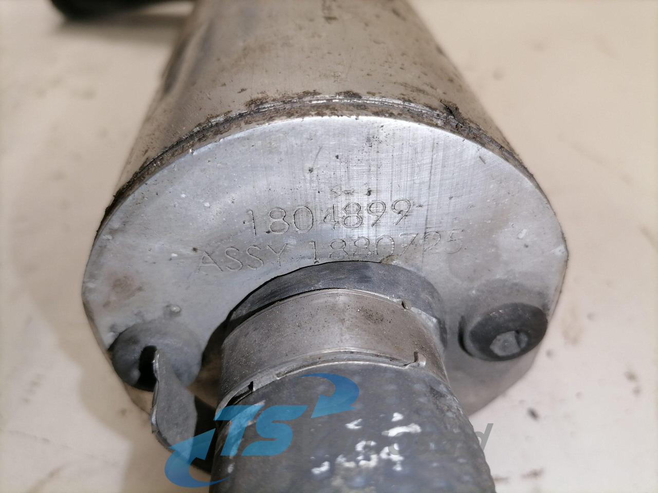 Scania Kompressori resonaator 1884085 - Compressor, sistema de ar comprimido de Caminhão: foto 2 Scania Kompressori resonaator 1884085 - Compressor, sistema de ar comprimido de Caminhão: foto 2