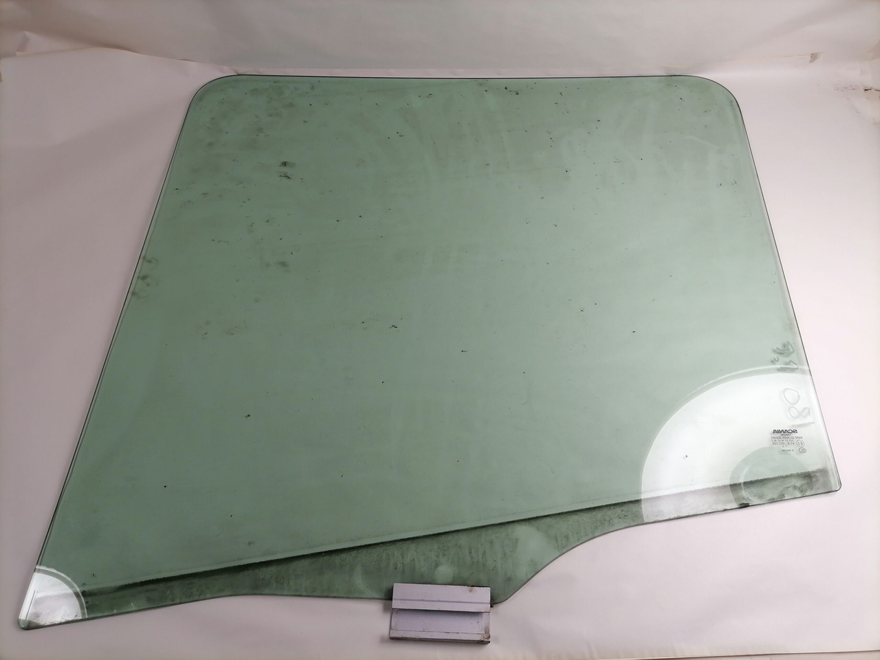 Scania Küljeklaas, parem 1306260 - Vidro e peças de Caminhão: foto 3 Scania Küljeklaas, parem 1306260 - Vidro e peças de Caminhão: foto 3