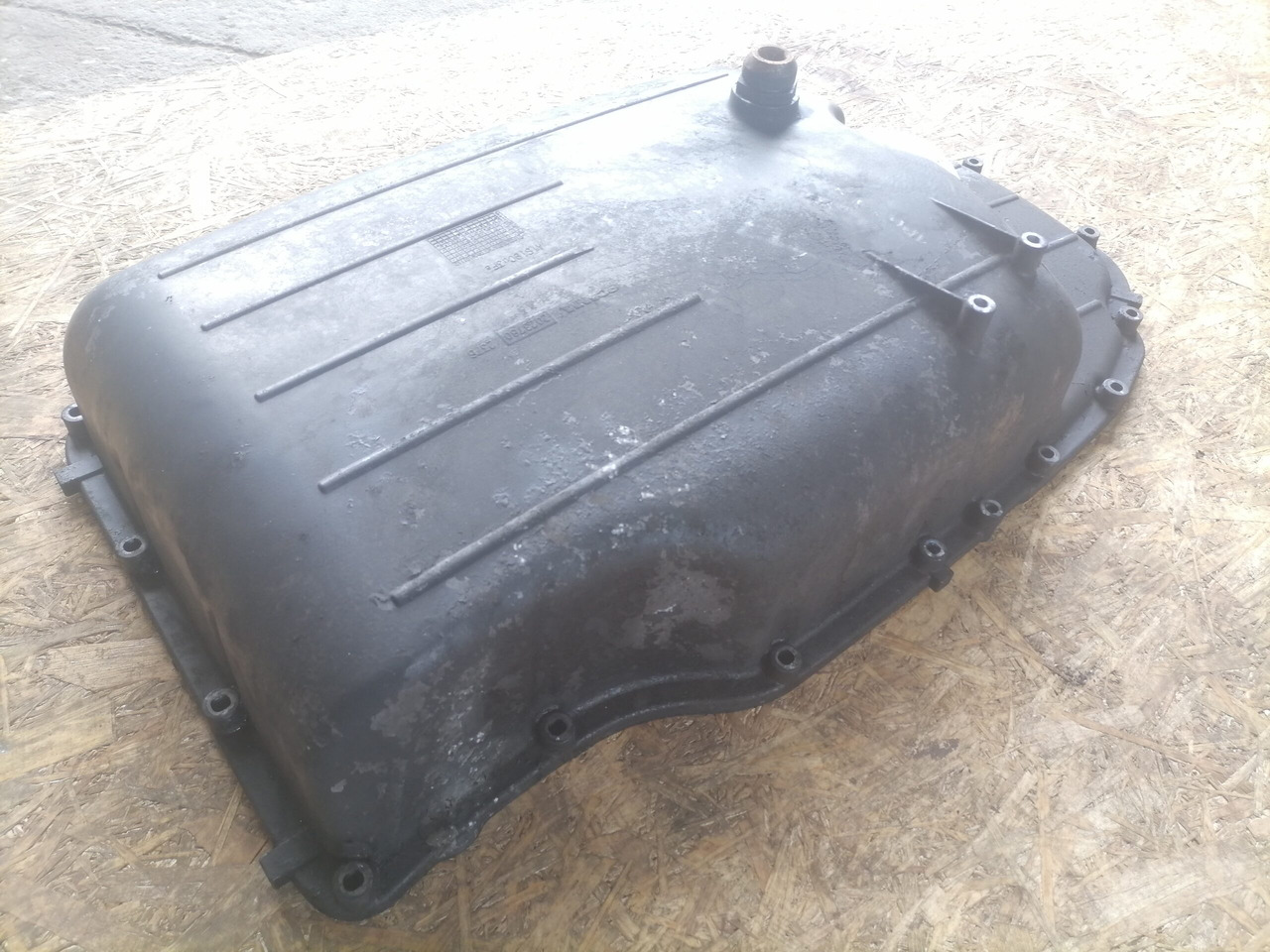 Scania Oil sump 2023780 - Cárter de óleo de Caminhão: foto 4 Scania Oil sump 2023780 - Cárter de óleo de Caminhão: foto 4