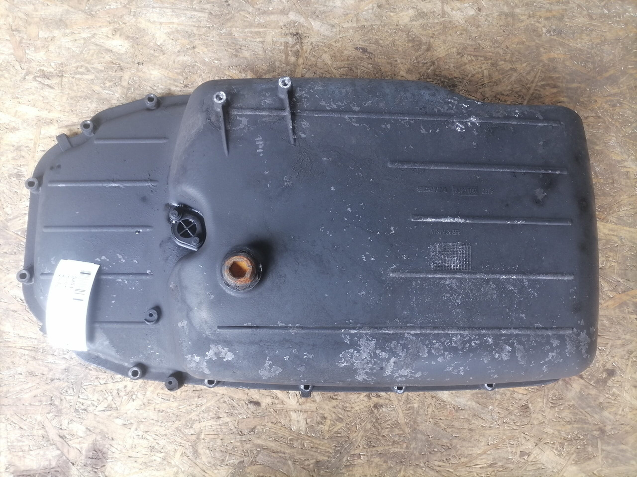 Scania Oil sump 2023780 - Cárter de óleo de Caminhão: foto 2 Scania Oil sump 2023780 - Cárter de óleo de Caminhão: foto 2