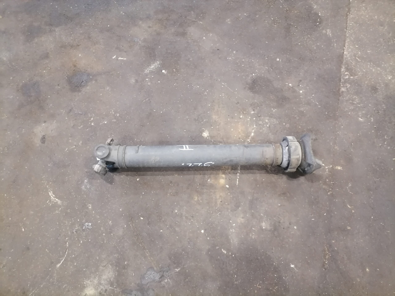 Scania Propeller shaft 1758940 - Veio de transmissão de Caminhão: foto 1 Scania Propeller shaft 1758940 - Veio de transmissão de Caminhão: foto 1