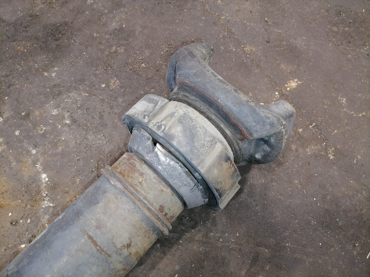 Scania Propeller shaft 1758940 - Veio de transmissão de Caminhão: foto 2 Scania Propeller shaft 1758940 - Veio de transmissão de Caminhão: foto 2