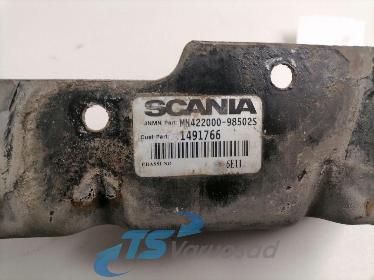Scania Radiaatori pealne kronstein 2053879 - Peça universal de Caminhão: foto 4 Scania Radiaatori pealne kronstein 2053879 - Peça universal de Caminhão: foto 4