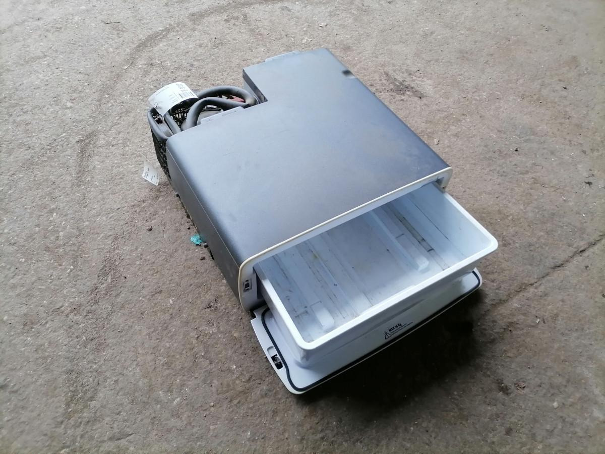 Scania Refigerator 2409031 - Peça universal de Caminhão: foto 2 Scania Refigerator 2409031 - Peça universal de Caminhão: foto 2