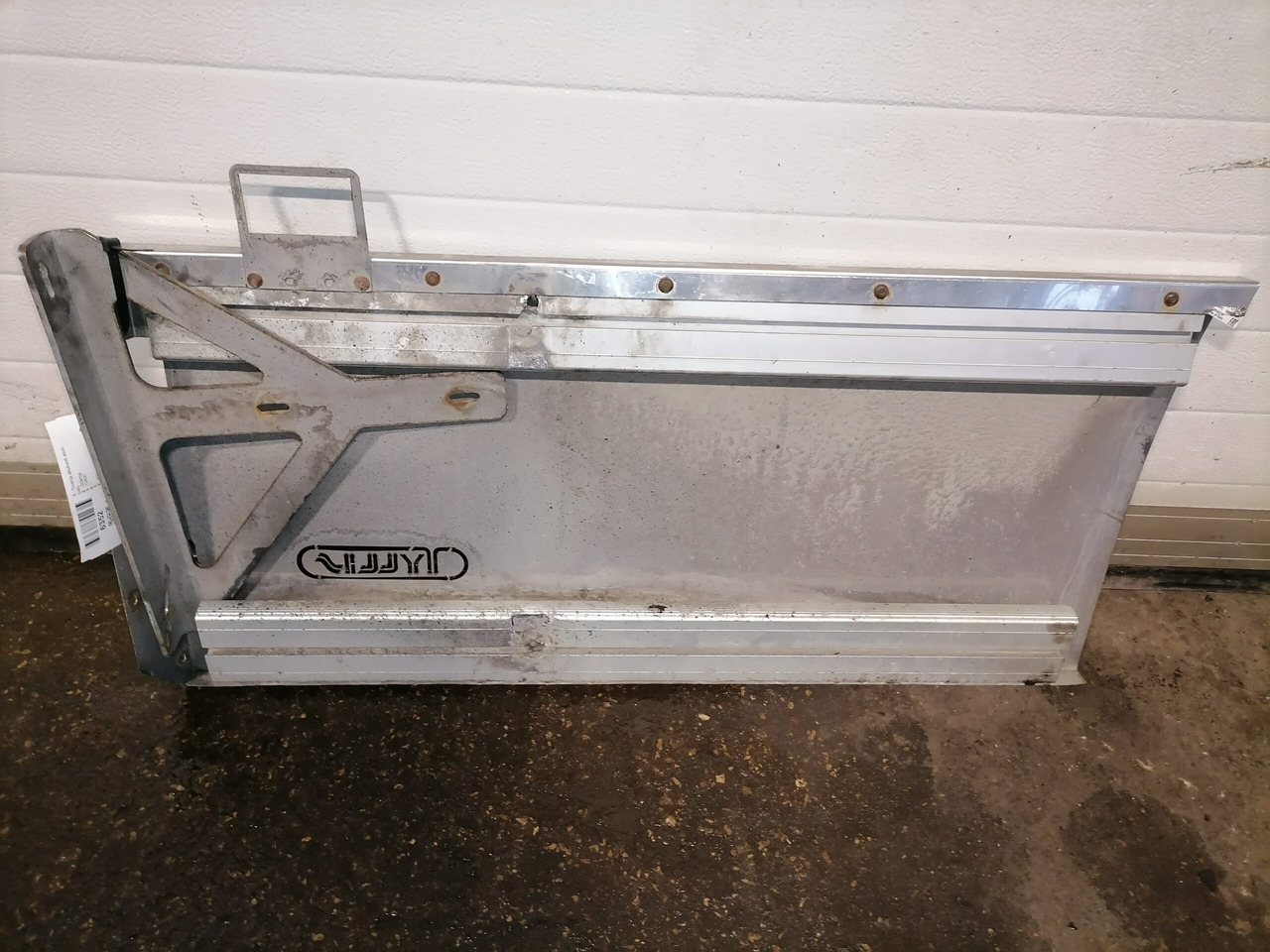 Scania Scania akukasti esine kate - - Aerodinâmica/ Aerofólio de Caminhão: foto 4 Scania Scania akukasti esine kate - - Aerodinâmica/ Aerofólio de Caminhão: foto 4