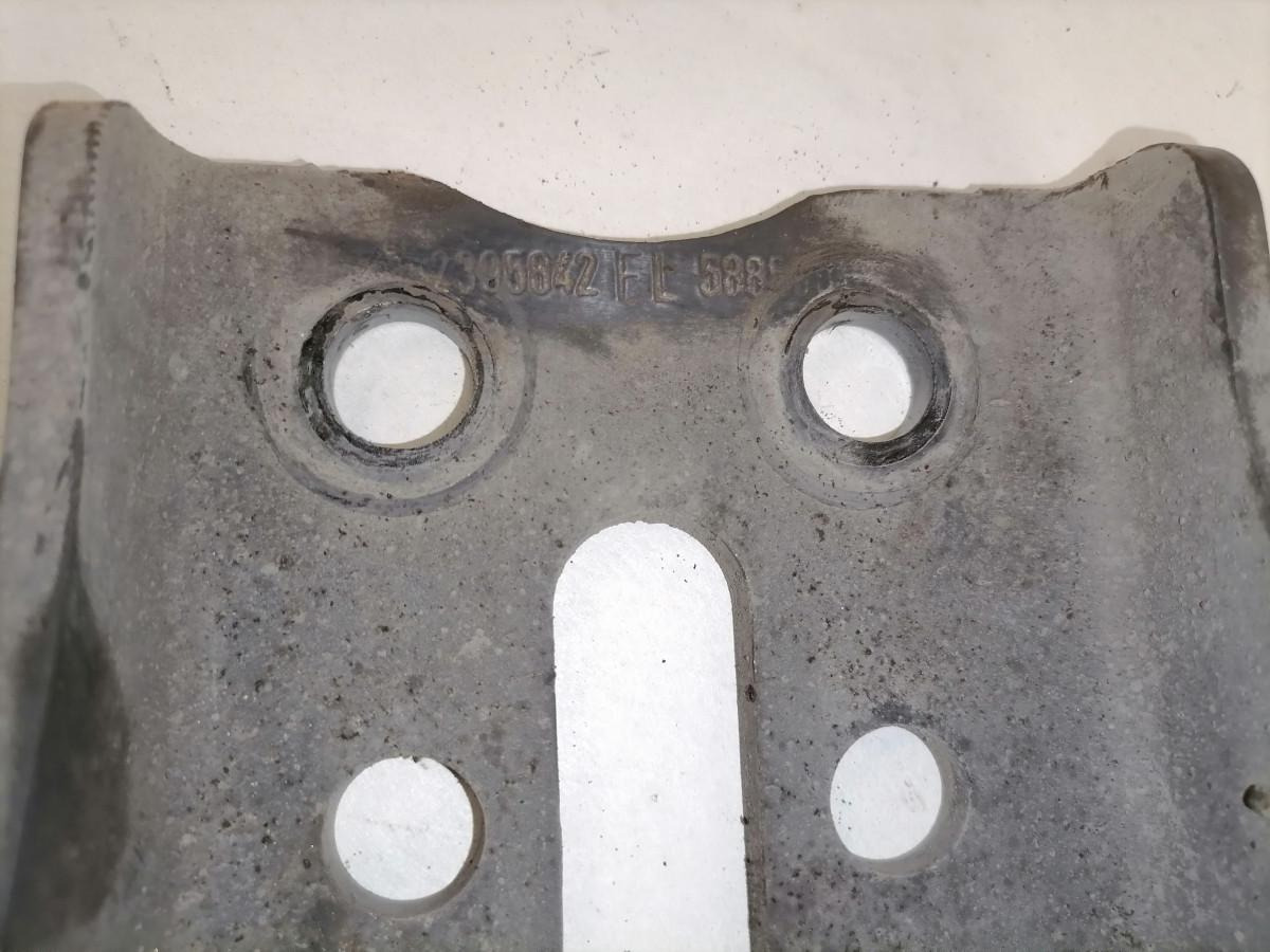 Scania Shock absorber mounting 2395842 - Suspensão de Caminhão: foto 3 Scania Shock absorber mounting 2395842 - Suspensão de Caminhão: foto 3