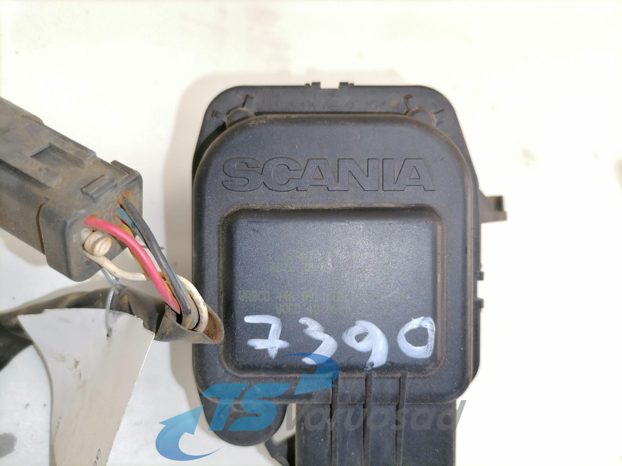 Scania Water valve 1741027 - Aquecimento/ Ventilação de Caminhão: foto 4 Scania Water valve 1741027 - Aquecimento/ Ventilação de Caminhão: foto 4