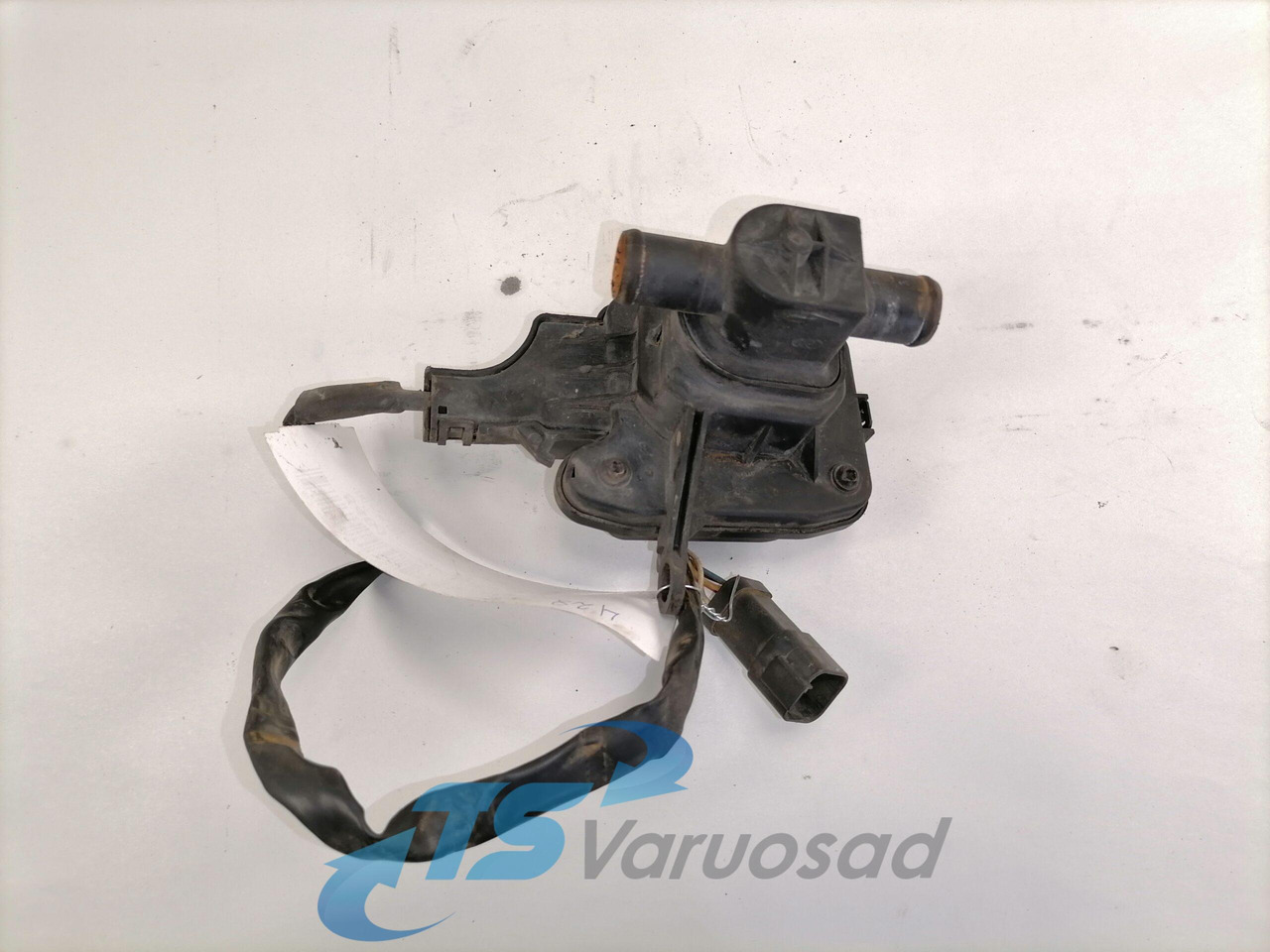 Scania Water valve 1741027 - Aquecimento/ Ventilação de Caminhão: foto 2 Scania Water valve 1741027 - Aquecimento/ Ventilação de Caminhão: foto 2
