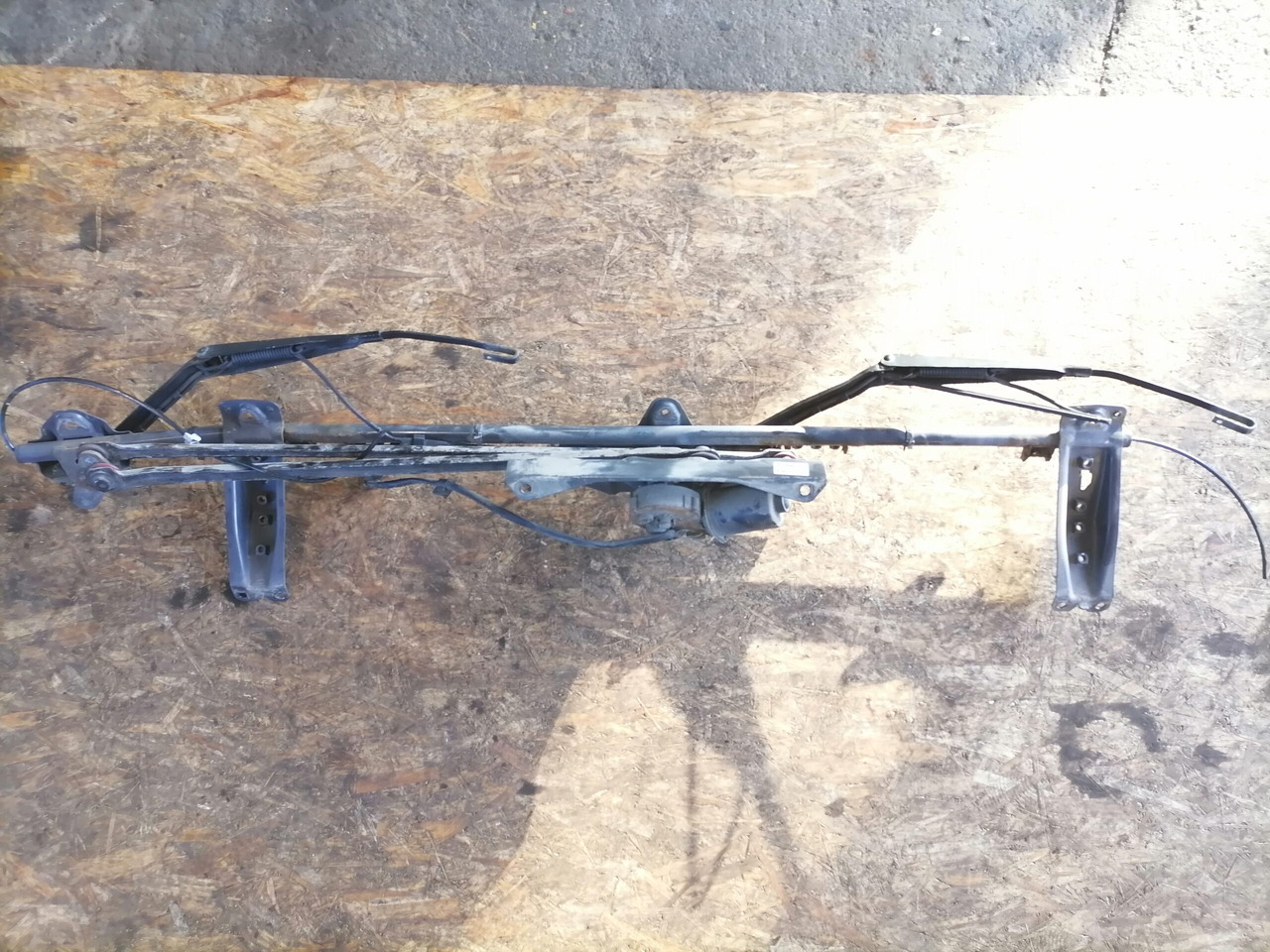 Scania Wiper frame 1765183 - Limpador de pára-brisa de Caminhão: foto 5 Scania Wiper frame 1765183 - Limpador de pára-brisa de Caminhão: foto 5