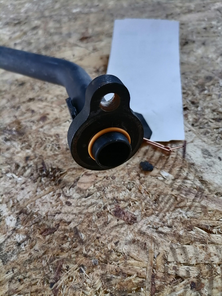 Volvo A/C pipe 20498305 - Aquecimento/ Ventilação de Caminhão: foto 5 Volvo A/C pipe 20498305 - Aquecimento/ Ventilação de Caminhão: foto 5