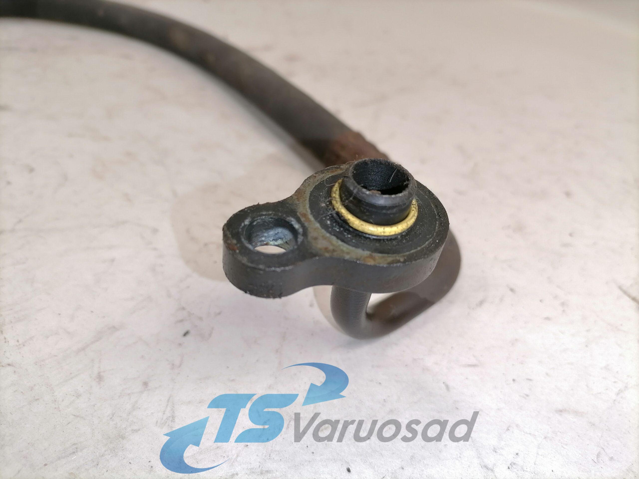 Volvo A/C pipe 20516062 - Aquecimento/ Ventilação de Caminhão: foto 2 Volvo A/C pipe 20516062 - Aquecimento/ Ventilação de Caminhão: foto 2