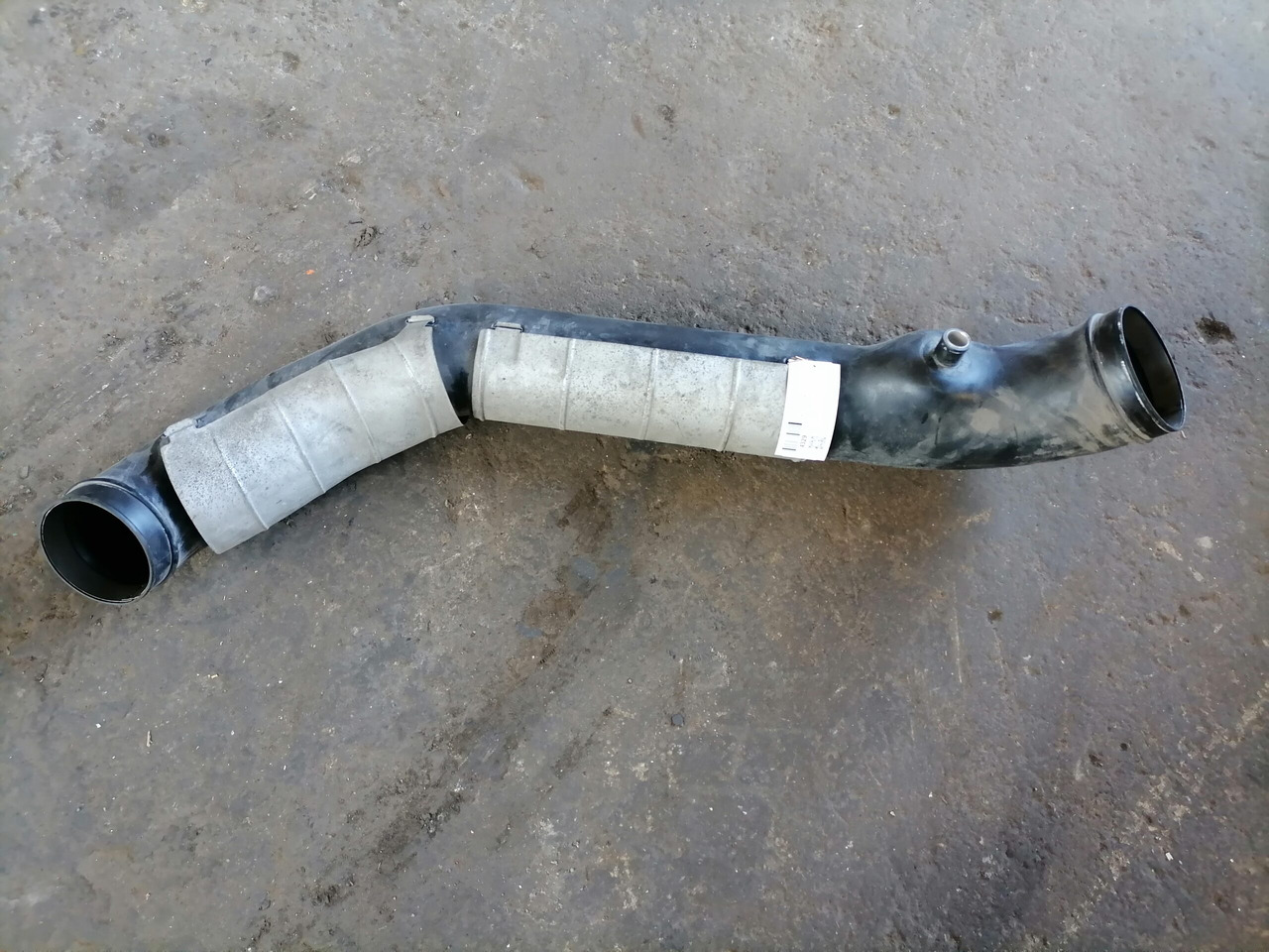 Volvo Air intake 21080323 - Sistema de admissão de ar de Caminhão: foto 2 Volvo Air intake 21080323 - Sistema de admissão de ar de Caminhão: foto 2