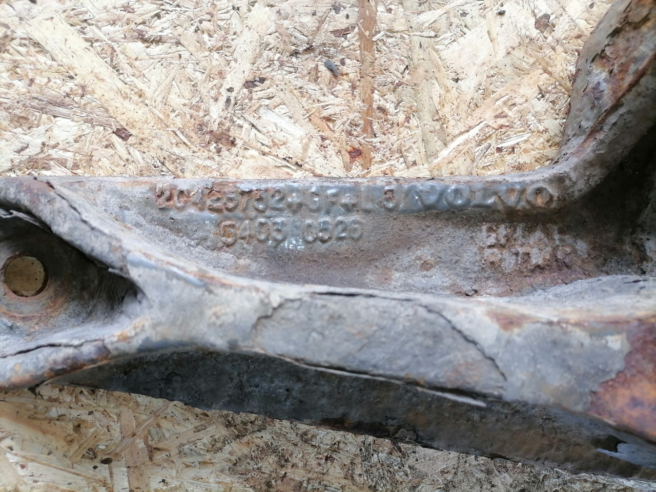 Volvo Air suspension bracket 20428752 - Eixo e peças de Caminhão: foto 2 Volvo Air suspension bracket 20428752 - Eixo e peças de Caminhão: foto 2