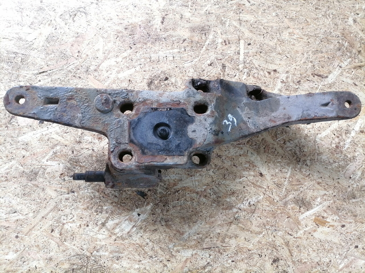 Volvo Air suspension bracket 20428752 - Eixo e peças de Caminhão: foto 3 Volvo Air suspension bracket 20428752 - Eixo e peças de Caminhão: foto 3