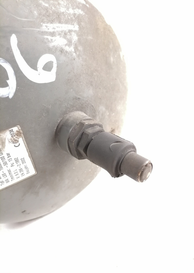 Volvo Air tank 20485243 - Peça universal de Caminhão: foto 2 Volvo Air tank 20485243 - Peça universal de Caminhão: foto 2