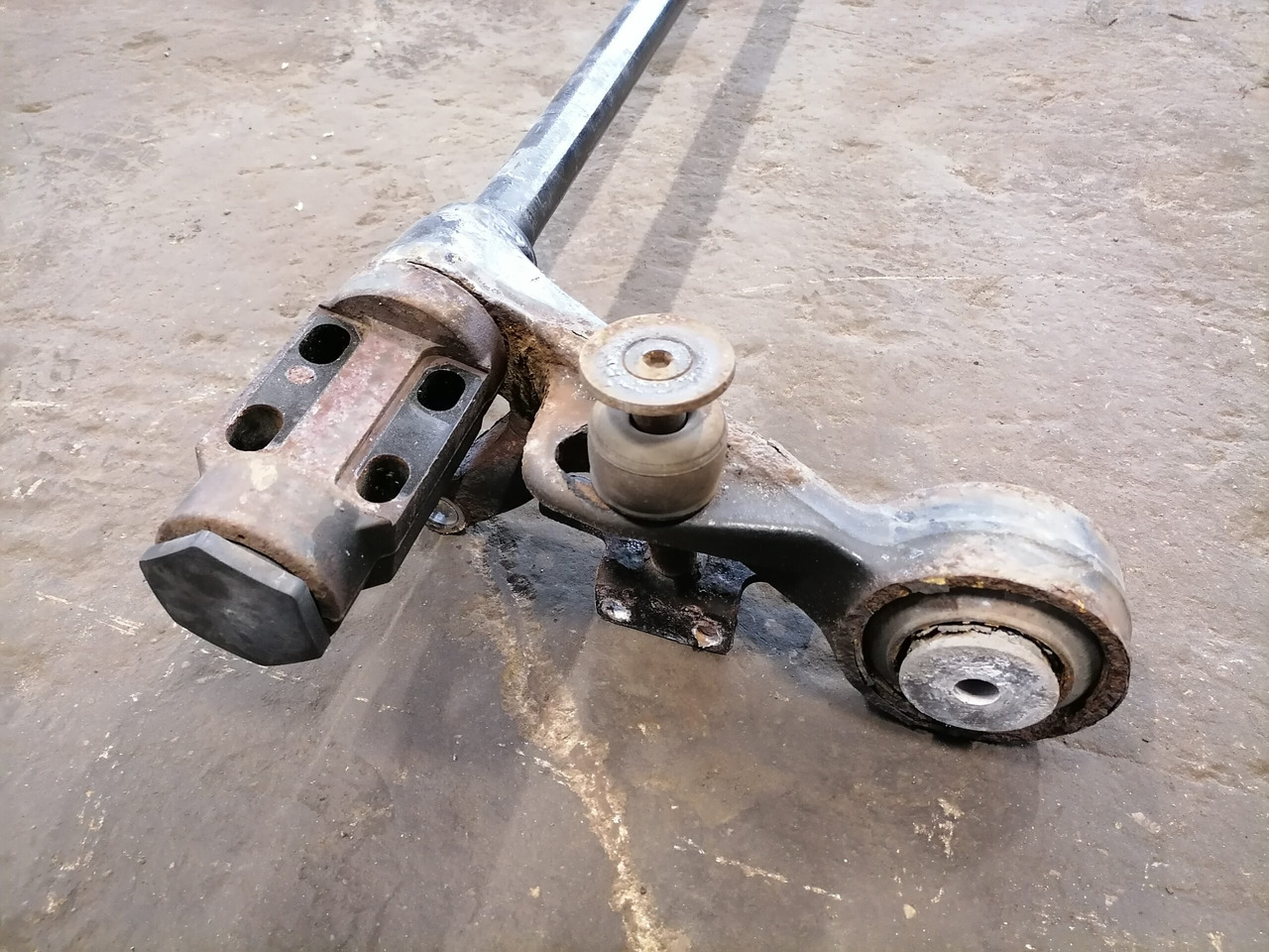 Volvo Anti-roll bar 3198853 - Suspensão da cabina de Caminhão: foto 5 Volvo Anti-roll bar 3198853 - Suspensão da cabina de Caminhão: foto 5