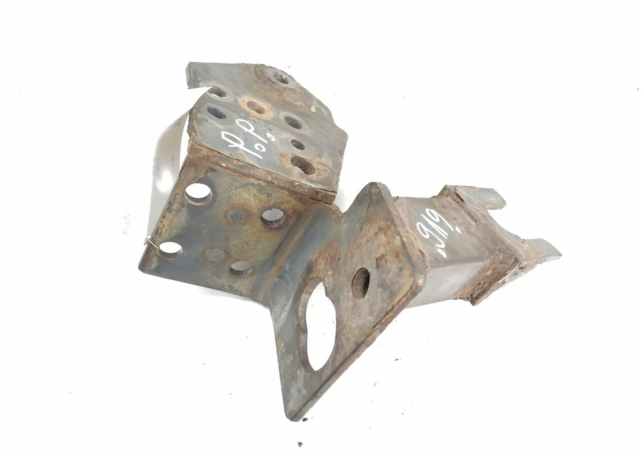 Volvo Bumper bracket 20499244 - Para-choque de Caminhão: foto 3 Volvo Bumper bracket 20499244 - Para-choque de Caminhão: foto 3