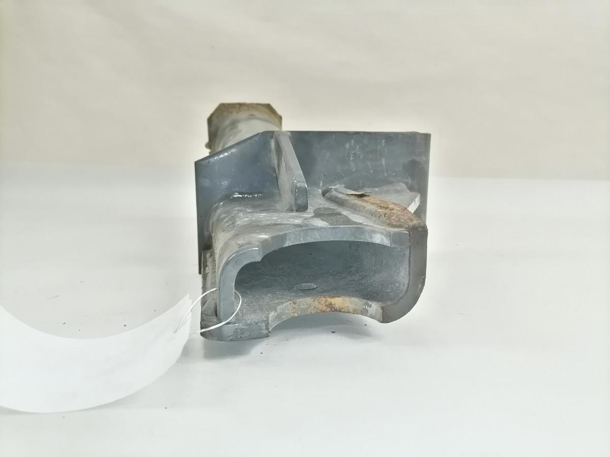 Volvo Bumper bracket 82943981 - Para-choque de Caminhão: foto 4 Volvo Bumper bracket 82943981 - Para-choque de Caminhão: foto 4