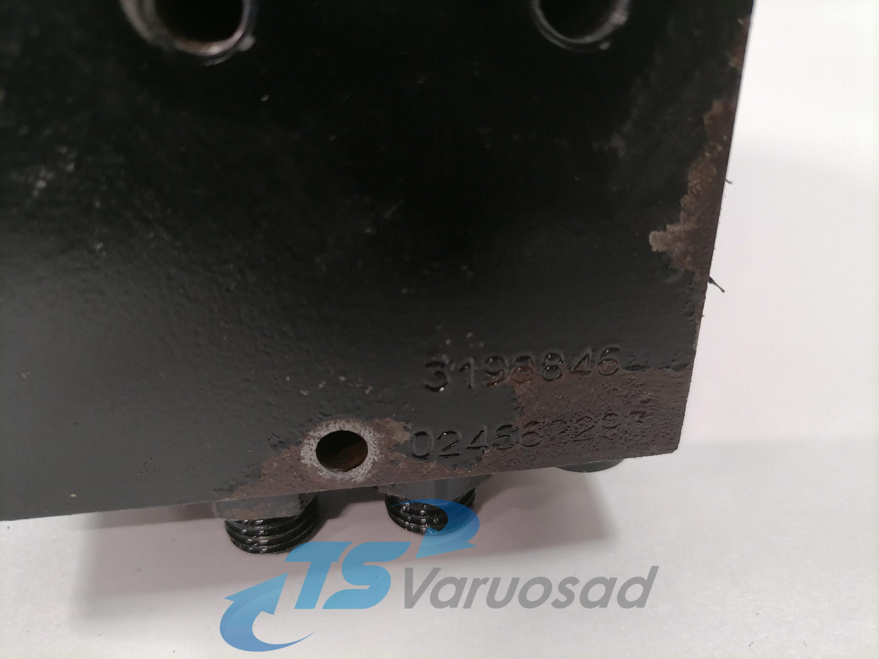 Volvo Cab tilting pump 3198846 - Suspensão da cabina de Caminhão: foto 4 Volvo Cab tilting pump 3198846 - Suspensão da cabina de Caminhão: foto 4