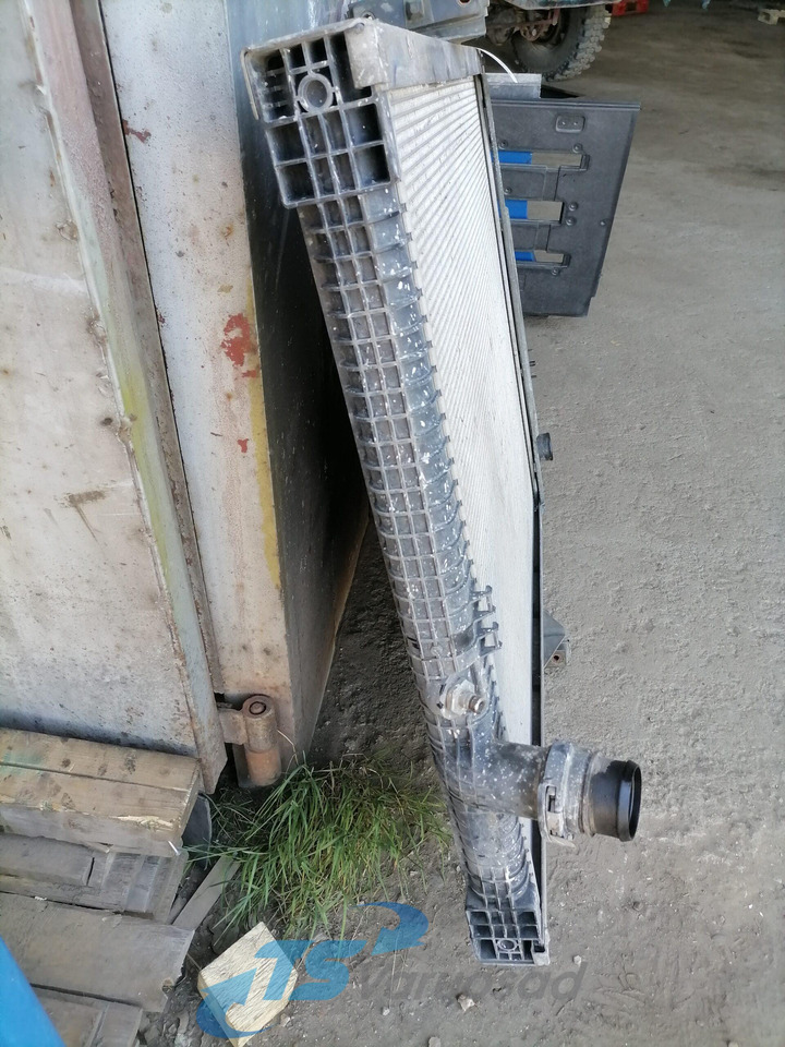 Volvo Cooling radiator 22062259 - Radiador de Caminhão: foto 3 Volvo Cooling radiator 22062259 - Radiador de Caminhão: foto 3
