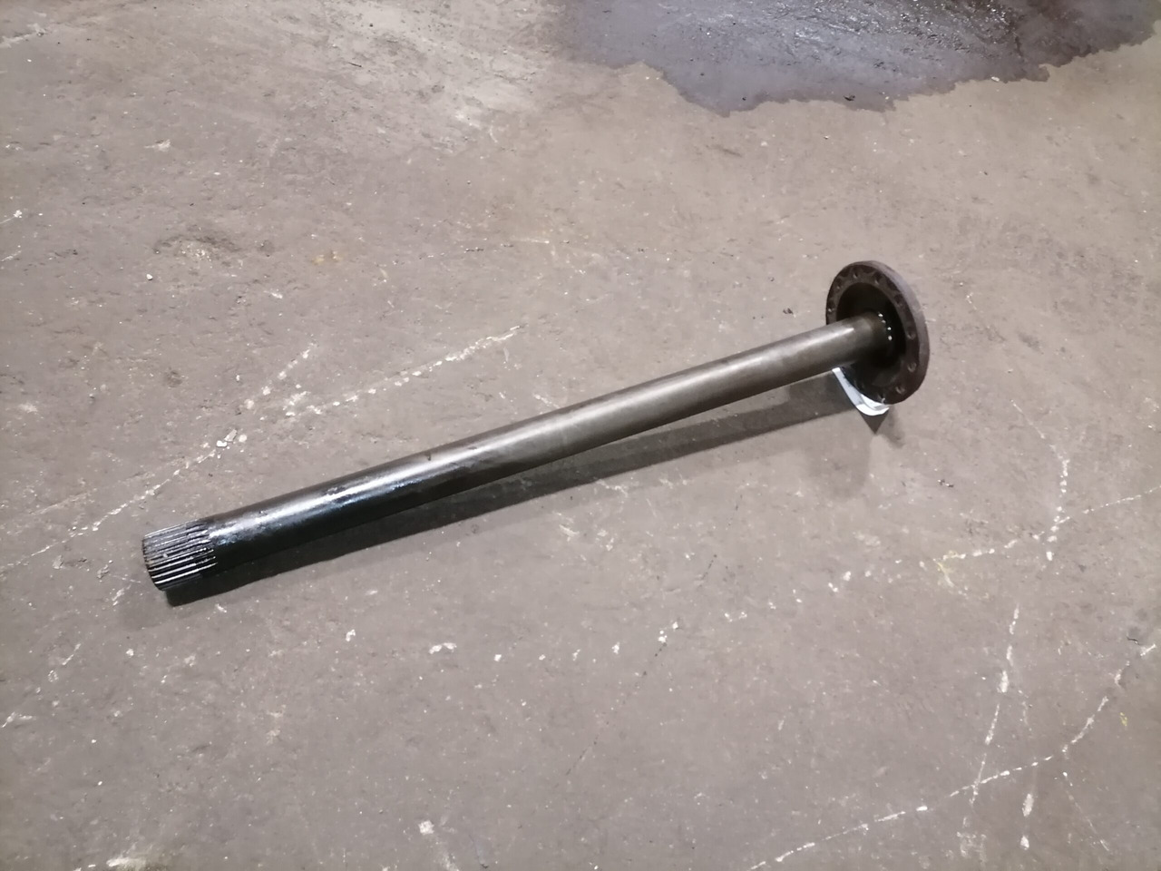 Volvo Drive shaft 1524627 - Eixo cardan de Caminhão: foto 1 Volvo Drive shaft 1524627 - Eixo cardan de Caminhão: foto 1